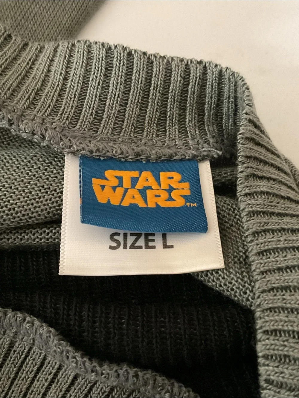 💜💜💜Star Wars Men's Gray & Black Vader Crewneck Sweater
